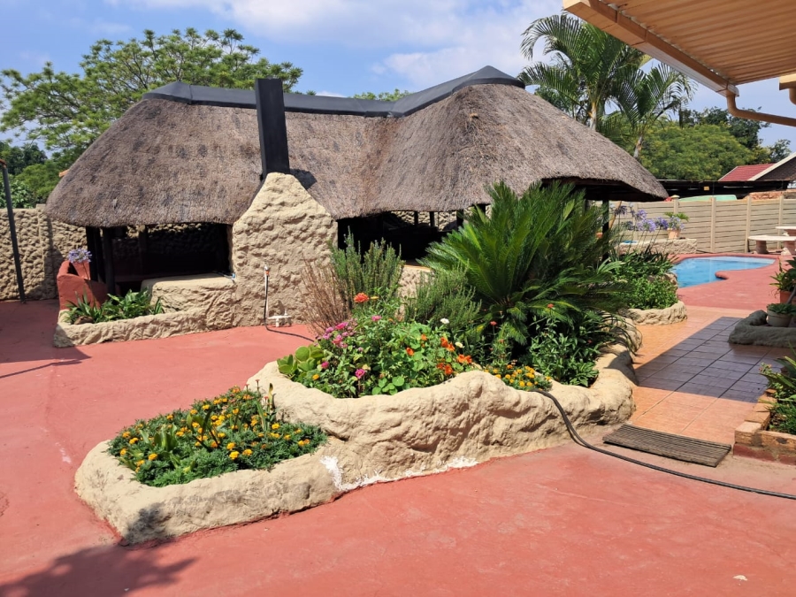 3 Bedroom Property for Sale in Geelhoutpark North West